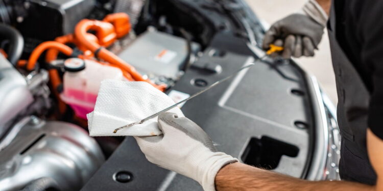 Óleo do Motor: Dicas Essenciais De Como e Quando Verificar