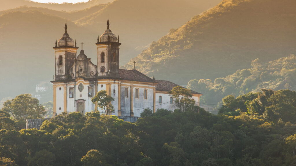 Conheça a cidade de Minas Gerais que impressiona todos os viajantes