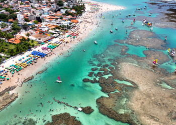 Essa cidade no litoral de Pernambuco é famosa por suas piscinas naturais