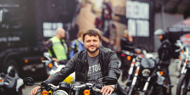 Quais são as multas que suspendem a CNH para motociclistas?