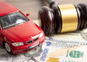 Quais são as vantagens e desvantagens de adquirir um carro de leilão?