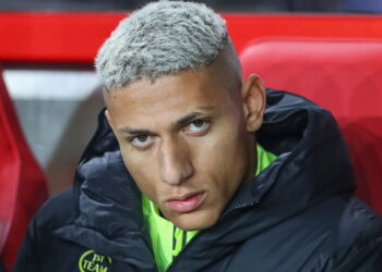 Richarlison: o brasileiro que brilha no futebol mundial! Saiba tudo sobre sua carreira