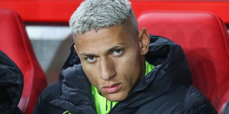 Richarlison: o brasileiro que brilha no futebol mundial! Saiba tudo sobre sua carreira