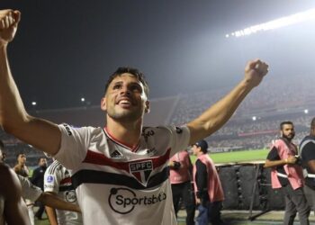 A Trajetória de Jonathan Calleri, Sua Fortuna e Seu Impacto no São Paulo