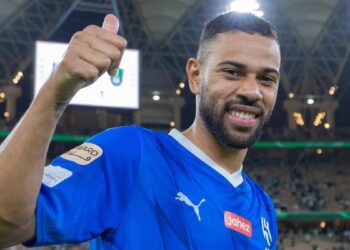 Renan Lodi: o brasileiro que está dando um show de bola e de riqueza na Arábia Saudita
