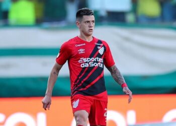 Léo Godoy é o novo reforço do Santos para a temporada 2025