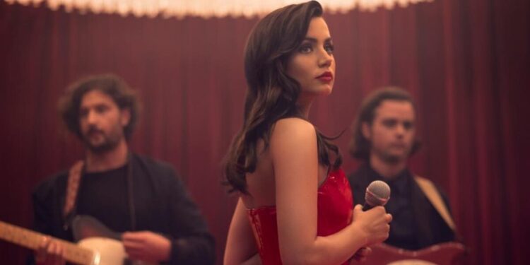 Descubra a trajetória de Ana de Armas: seus maiores sucessos e ganhos