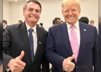 Jair Bolsonaro e Donald Trump na Cúpula do G20, em Osaka: brasileiro é aliado e declarado admirador do americano - 28/06/2019 (Jair Bolsonaro/Twitter)
