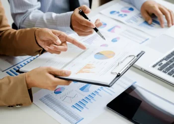Como organizar as finanças para começar o ano com equilíbrio? Especialista responde!