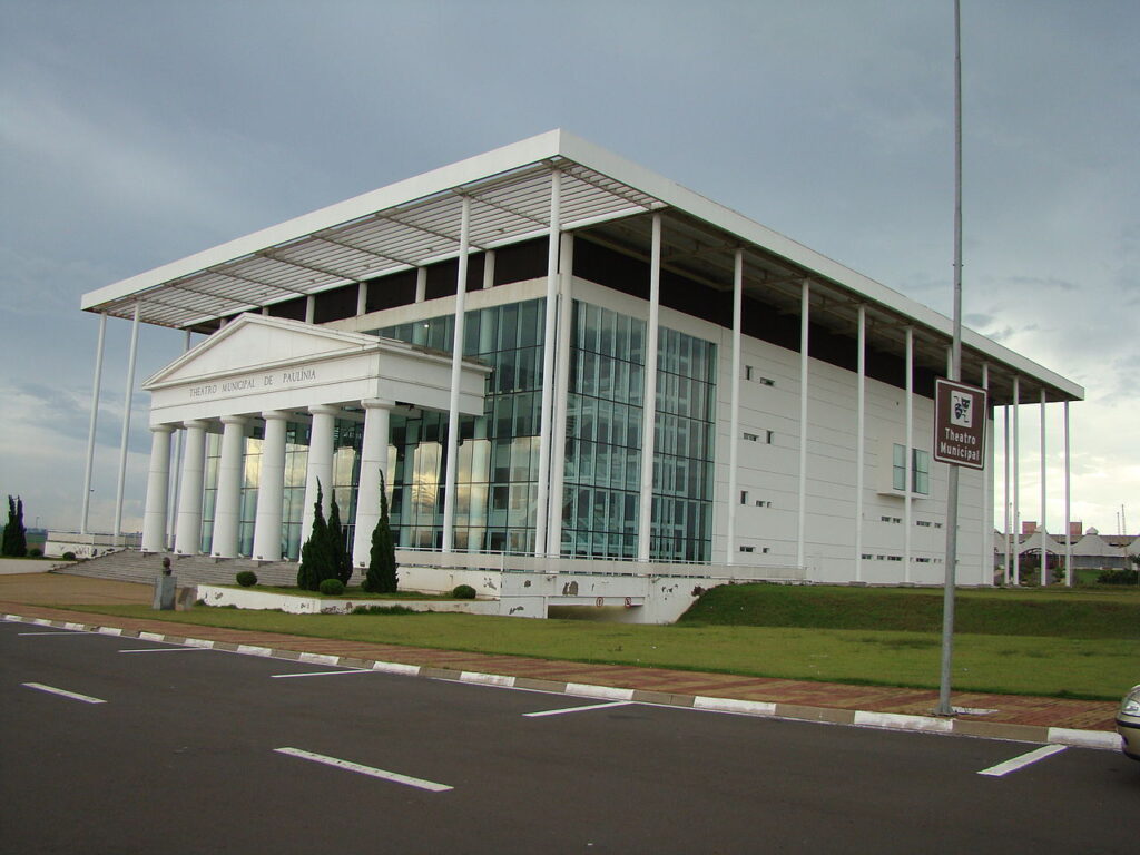 Teatro Municipal de Paulínia - Créditos: Minister2009/Wikimedia Commons