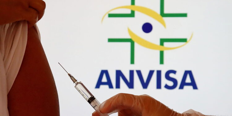 Anvisa espera respostas do Butantan para aprovar vacina contra dengue