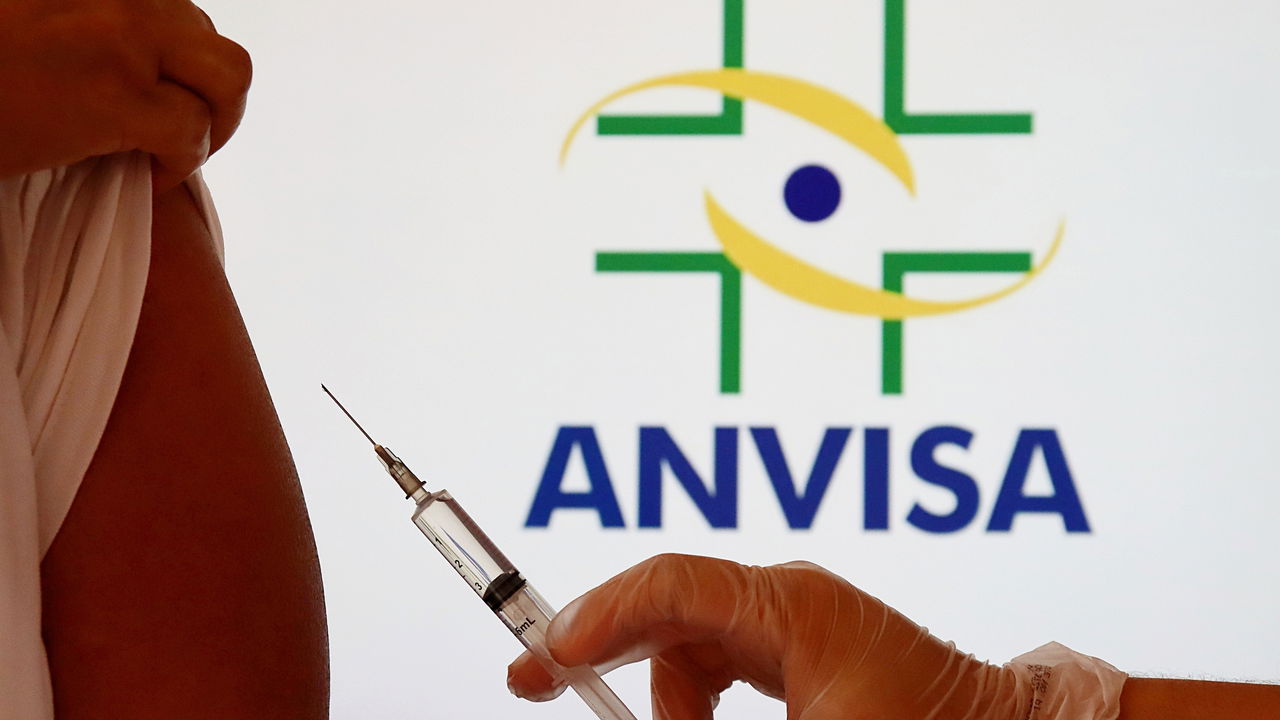 Anvisa espera respostas do Butantan para aprovar vacina contra dengue