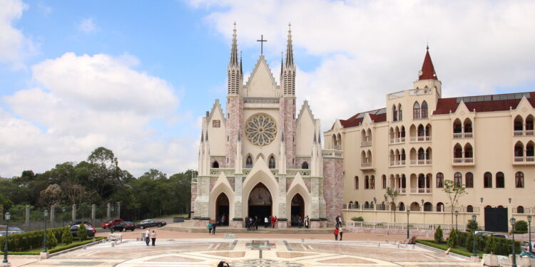Veja essa imagem em: Wikimedia Commons