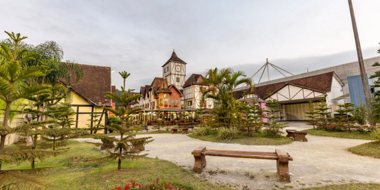 Cidade do interior de Santa Catarina encanta com cultura alemã e qualidade de vida