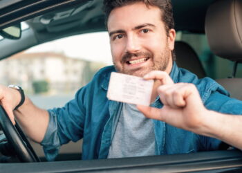 Quais são exigências e como mudar de categoria na CNH? Confira