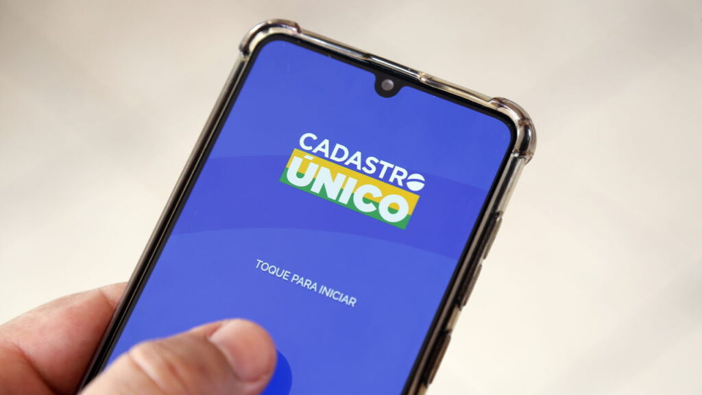 Inscritos no CadÚnico 2025 comemoram lista de benefícios!