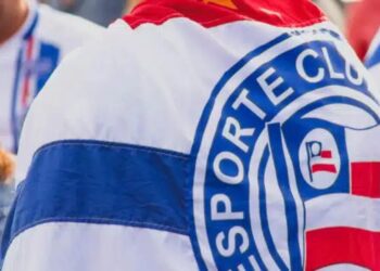 Bandeira do Esporte Clube Bahia - Créditos: depositphotos.com / tgthales@gmail.com