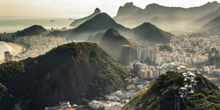 As 6 melhores praias cariocas que você precisa conhecer
