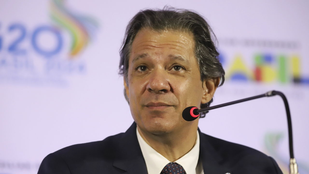 Mercado financeiro vive tensão histórica, alerta Haddad