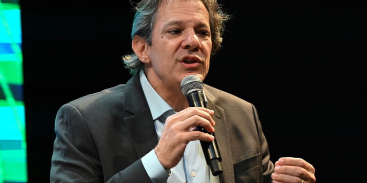 A resposta do Ministro da Fazenda à proposta de não reajustar o salário mínimo! Confira
