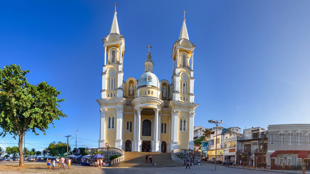 Cidade da Bahia é conhecida por ter uma das melhores praias do Brasil