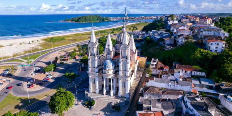 Essa cidade da Bahia é conhecida por ter uma das melhores praias do Brasil