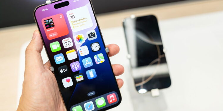iOS 18.3: revolução da IA no seu iPhone ou não?