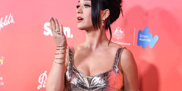 Katy Perry: A diva do pop que conquistou o mundo e um grande fortuna