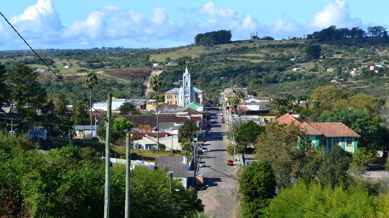 Cidade do interior de Minas Gerais impressiona com qualidade de vida e educação