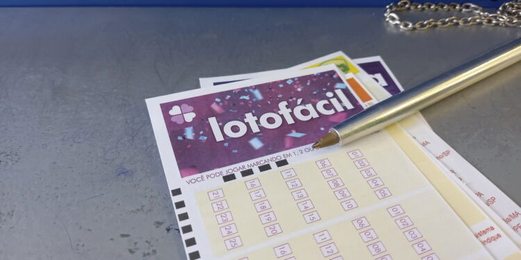 8 Sortudos acertaram o prêmio principal da Lotofácil 3320; confira dezenas