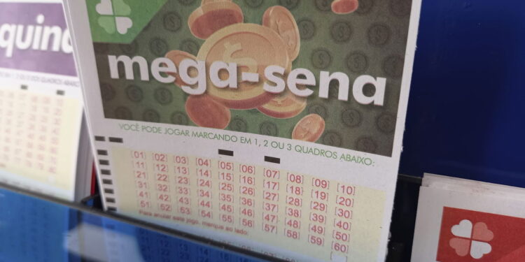 Mega-Sena 2826; 63 apostas faturaram R$ 58 mil na quina, confira