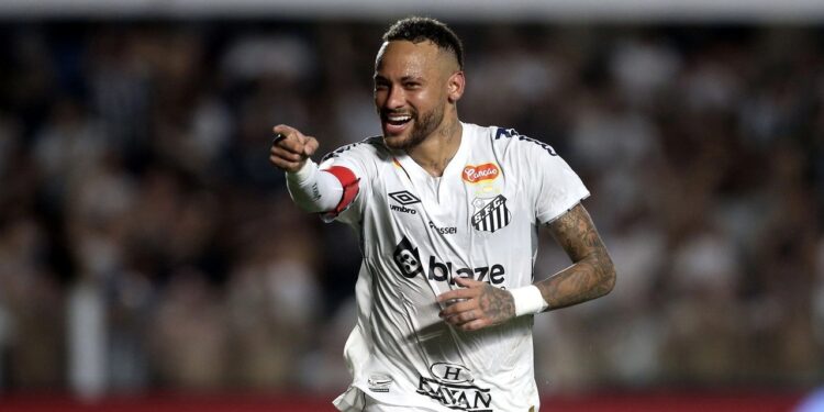 #NãoAoGramadoSintético! Neymar e outros jogadores na luta pelo futuro do futebol