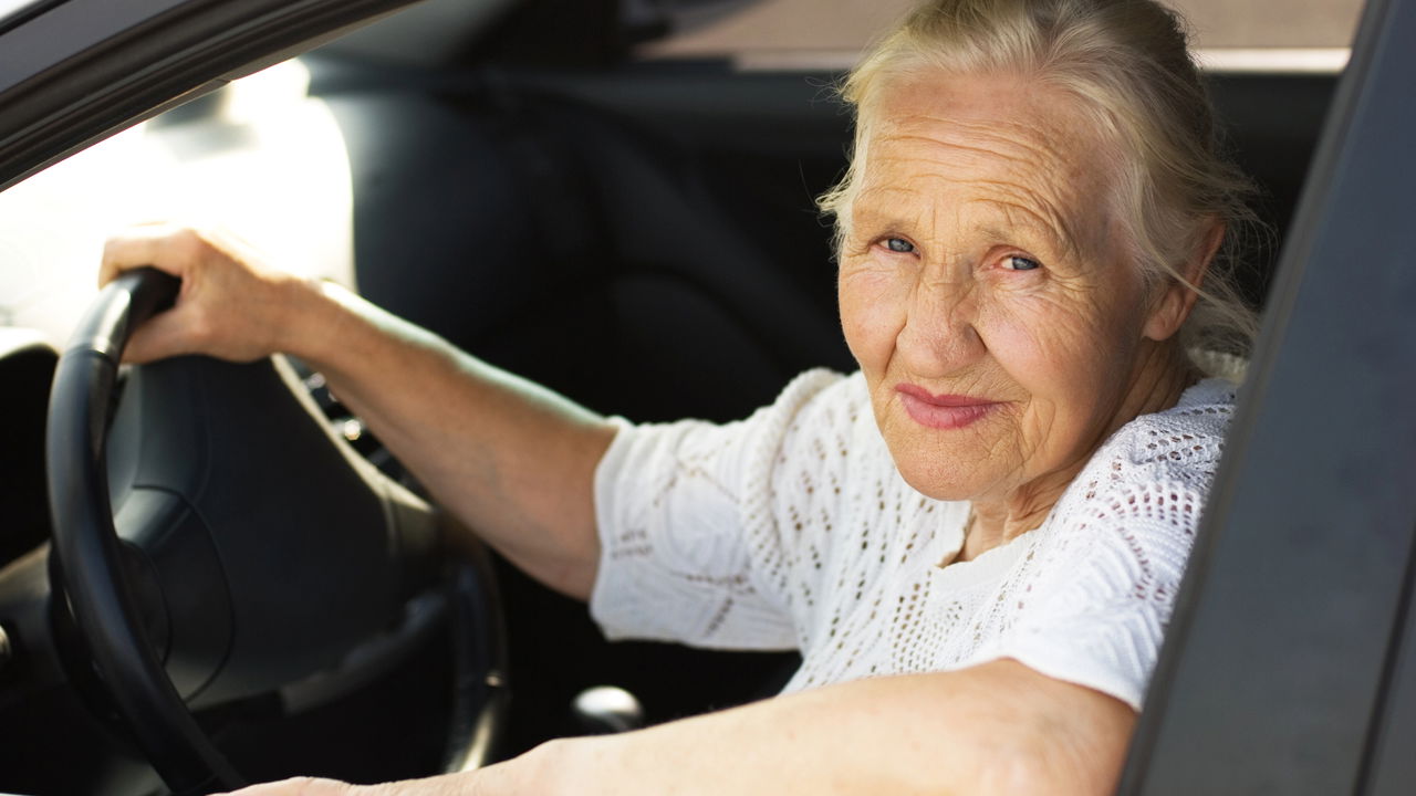 Quais são as novas regras na CNH para idosos acima de 70 anos