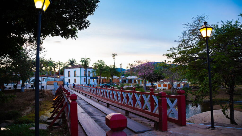 Conheça a cidade goiana que impressiona turistas do Brasil inteiro