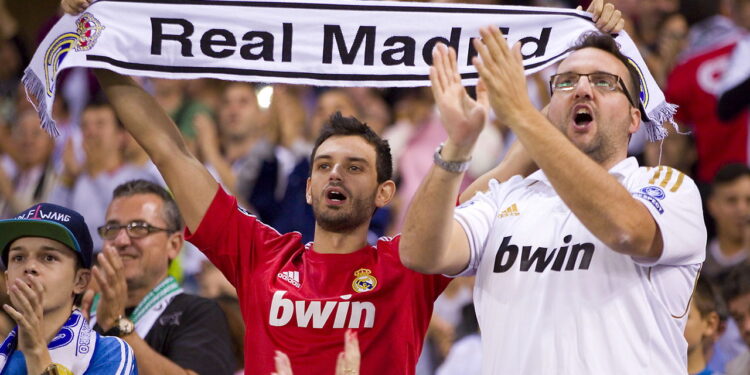 Real Madrid dá show de superação e vence City! Confira