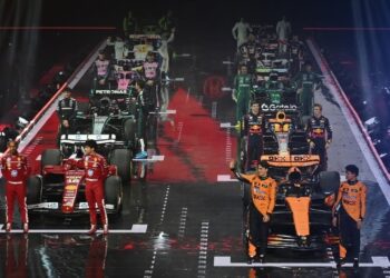 Fórmula 1 traz show de inovações com apresentação de carros em Londres