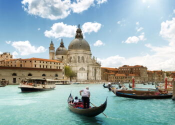 A cidade flutuante que impressiona turistas do mundo inteiro