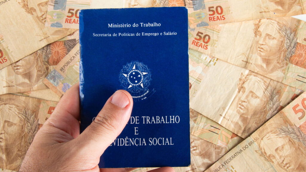 Trabalhadores com carteira assinada em 2023 estão prestes a receber dinheiro extra