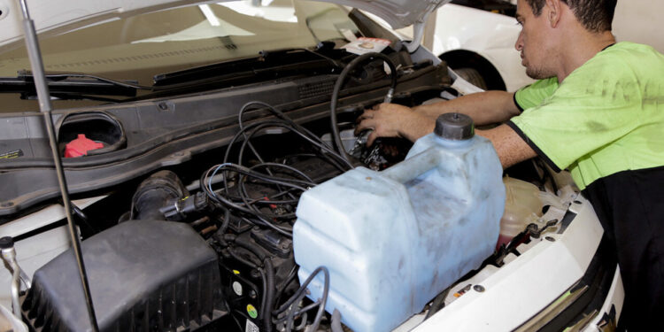 Cuidados essenciais para evitar problemas com a bateria do carro