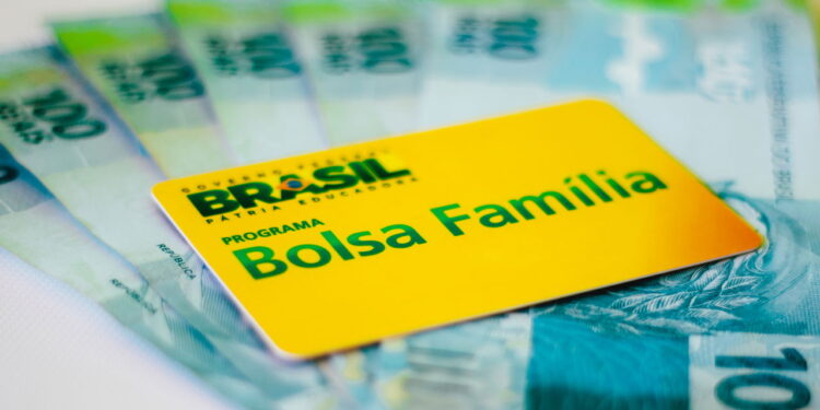 Novo pagamento do Bolsa Família cai na conta em poucos dias – Veja datas