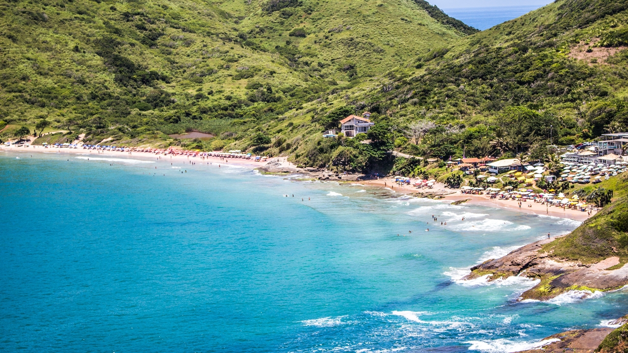 Cidade no litoral carioca encanta turistas do Brasil inteiro