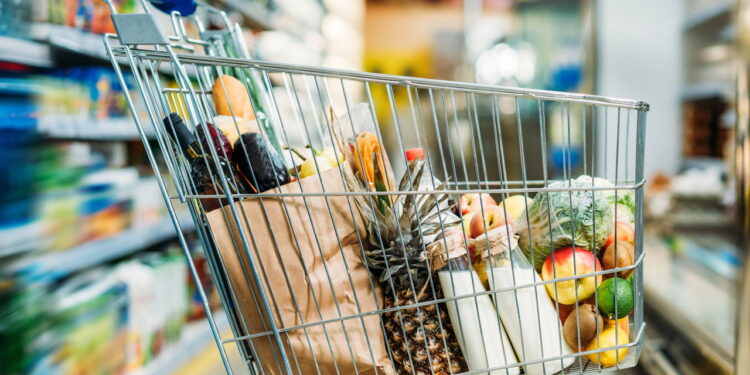 Qual o poder de compra do salário mínimo no Amazonas?