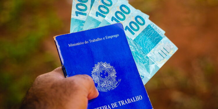 O salário mínimo mais esperado dos últimos anos foi confirmado