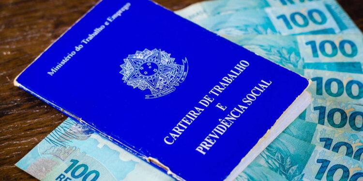 Trabalhadores com carteira assinada em 2023 estão prestes a receber dinheiro extra