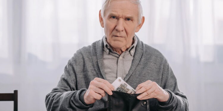 Idosos acima de 60 anos recebem novo aviso importante sobre a Carteira do Idoso