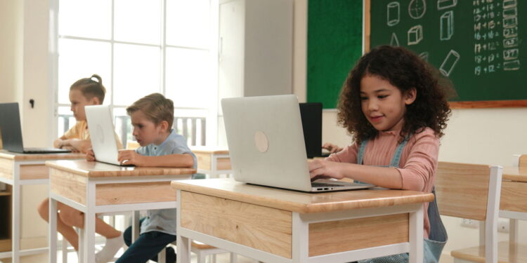 IA na sala de aula? Saiba como essa tecnologia pode melhorar o aprendizado