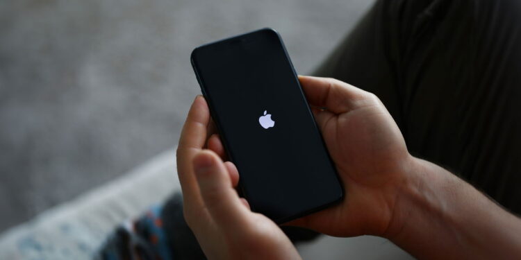 Seu iPhone caiu na água? Isso pode salvar seu aparelho