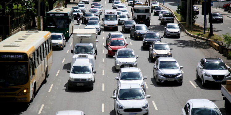 Governo anuncia reembolso do IPVA e motoristas comemoram