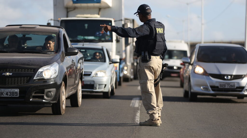 Onde é aplicado o dinheiro arrecadado com as multas de trânsito no brasil?