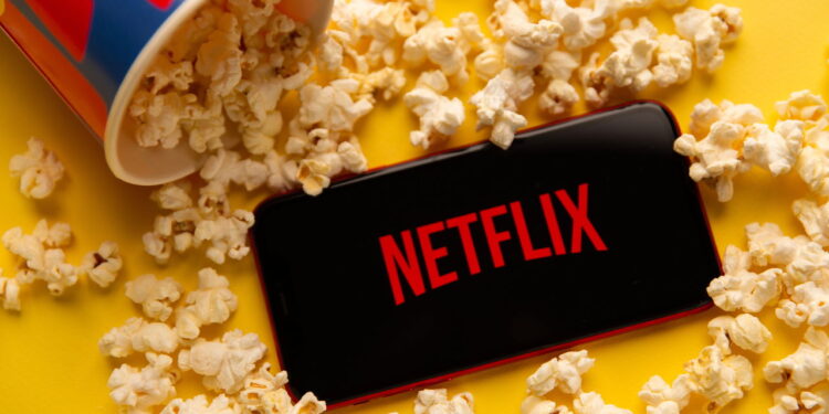 Série de fantasmas na Netflix conquista público com humor e mistério